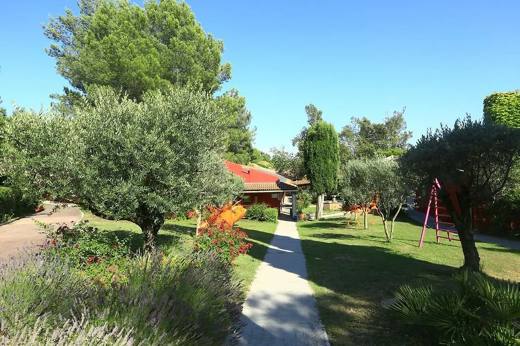 Kyriad Aix-En-Provence Mas Des Oliviers 3*,