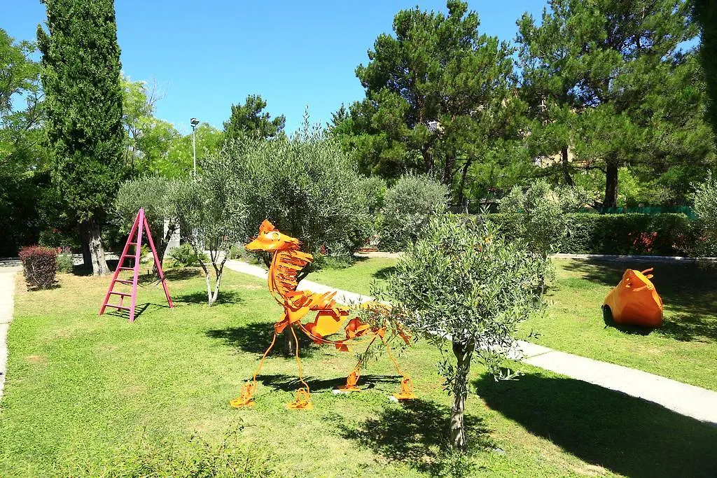 Kyriad Aix-En-Provence Mas Des Oliviers 3*,  France