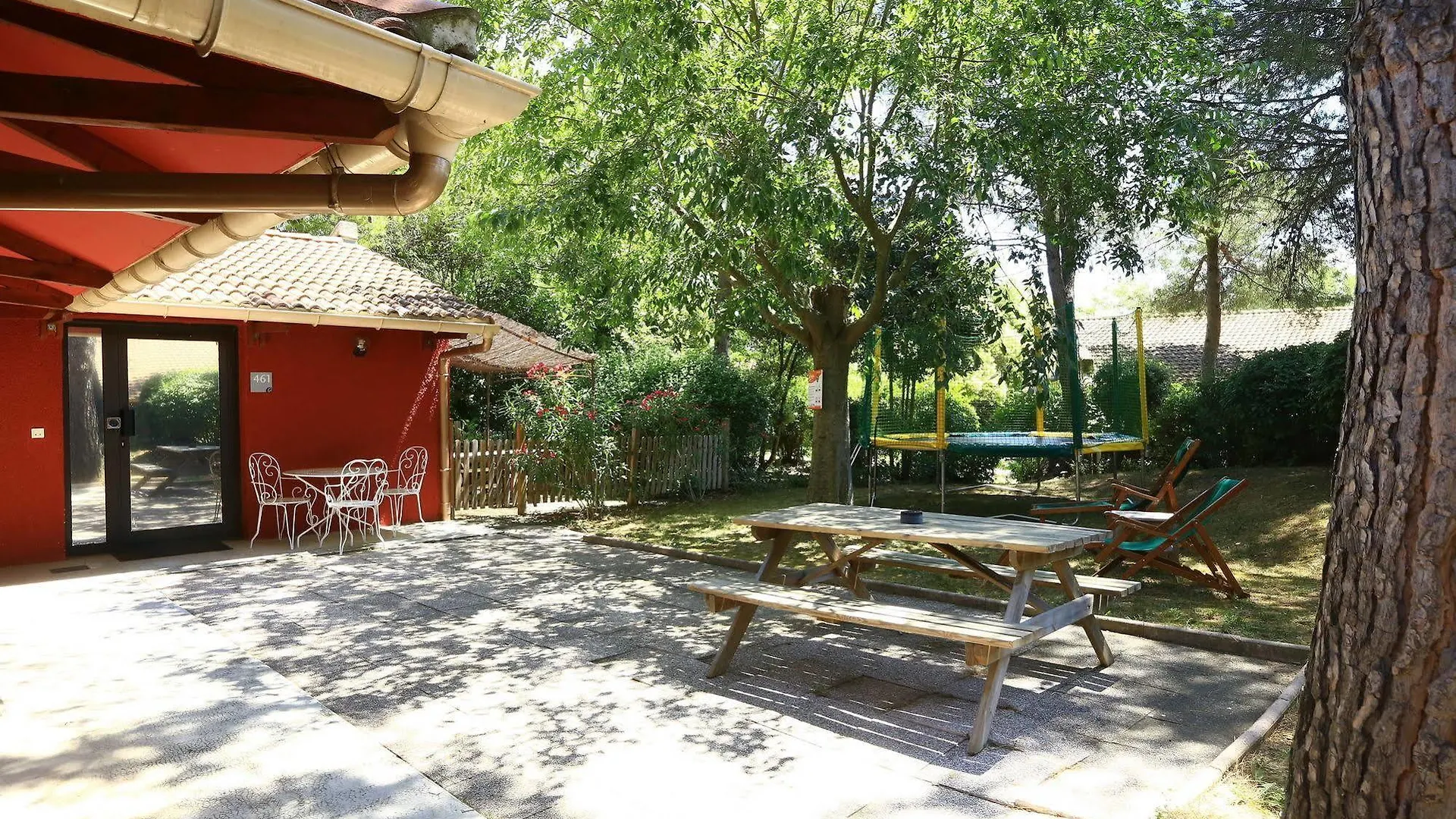 Hotel Kyriad Aix-En-Provence Mas Des Oliviers