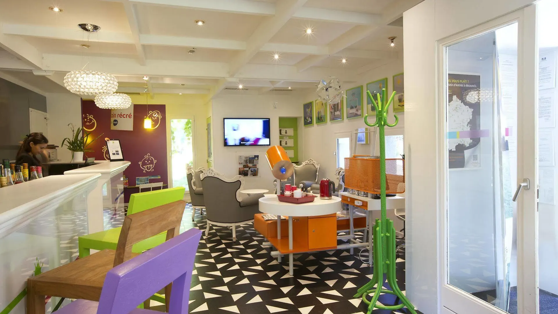 Kyriad Aix-En-Provence Mas Des Oliviers Hotel